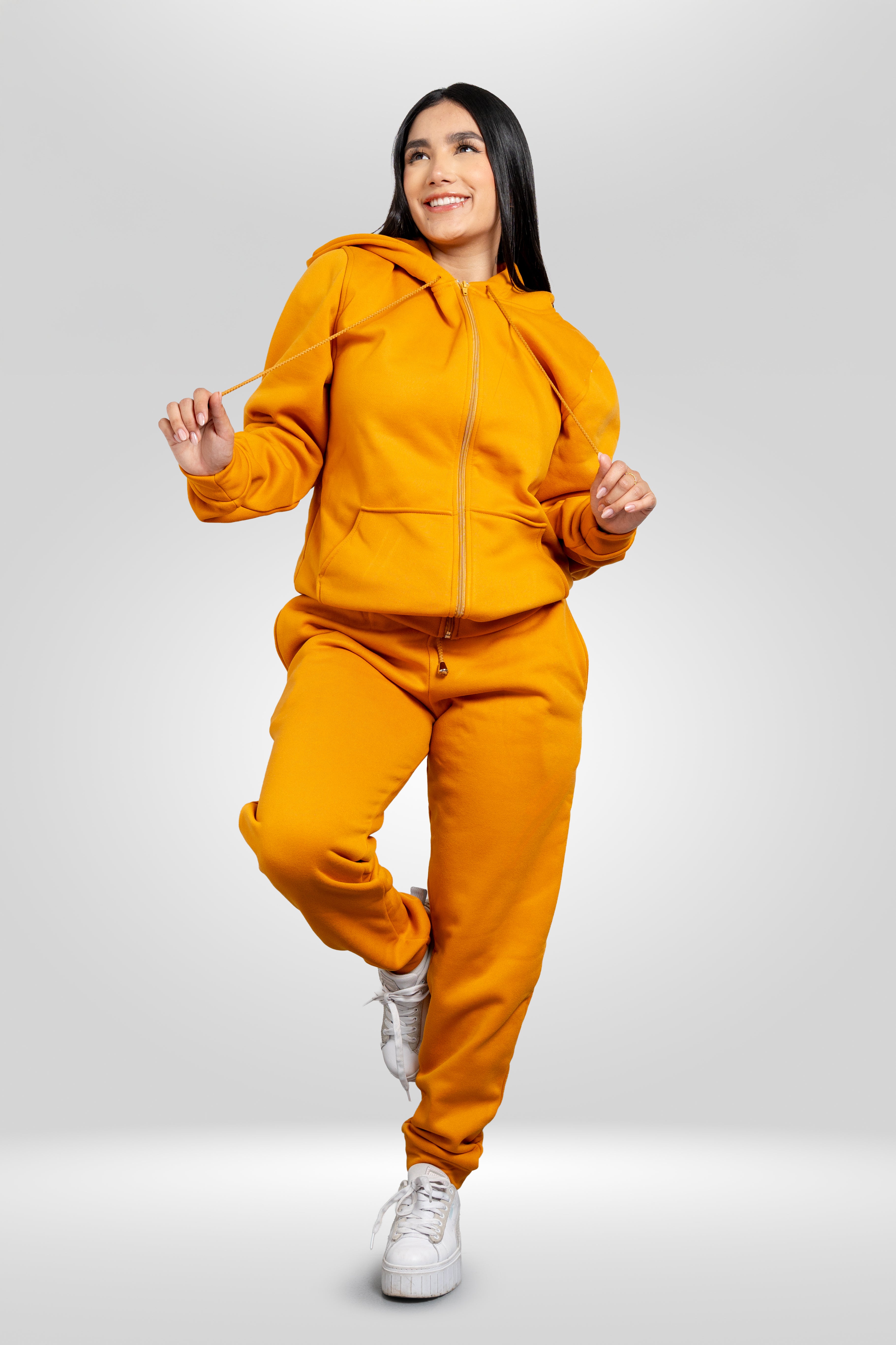 Conjunto buzo con cierre y sudadera